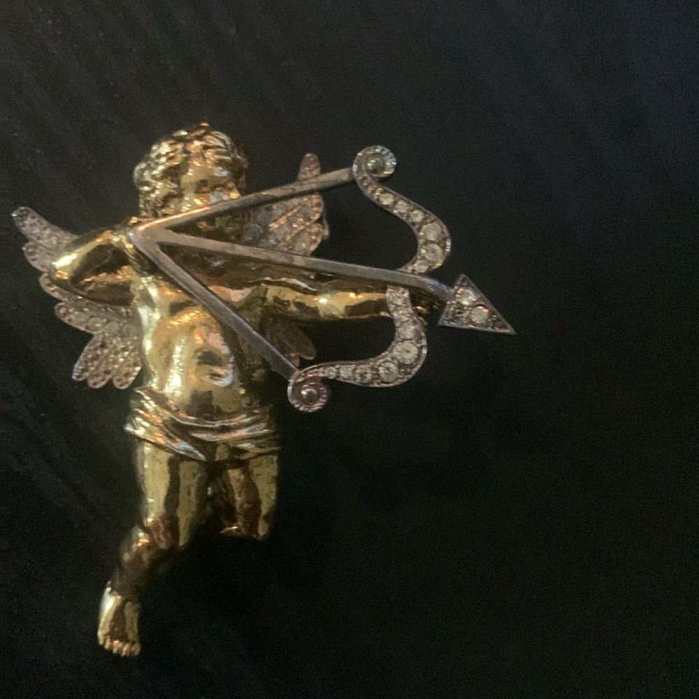 Golden Cupid w/ arrow Broach - Picture 3 of 6